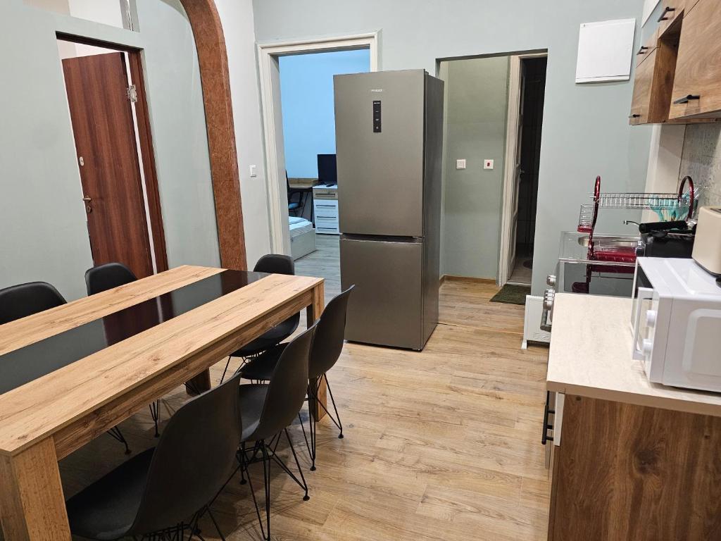 4BR Central Retreat
