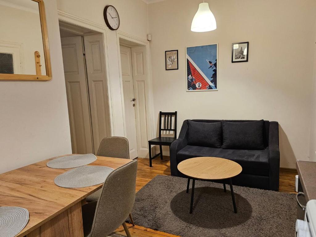 Super Central 2BR w/ FREE Parking