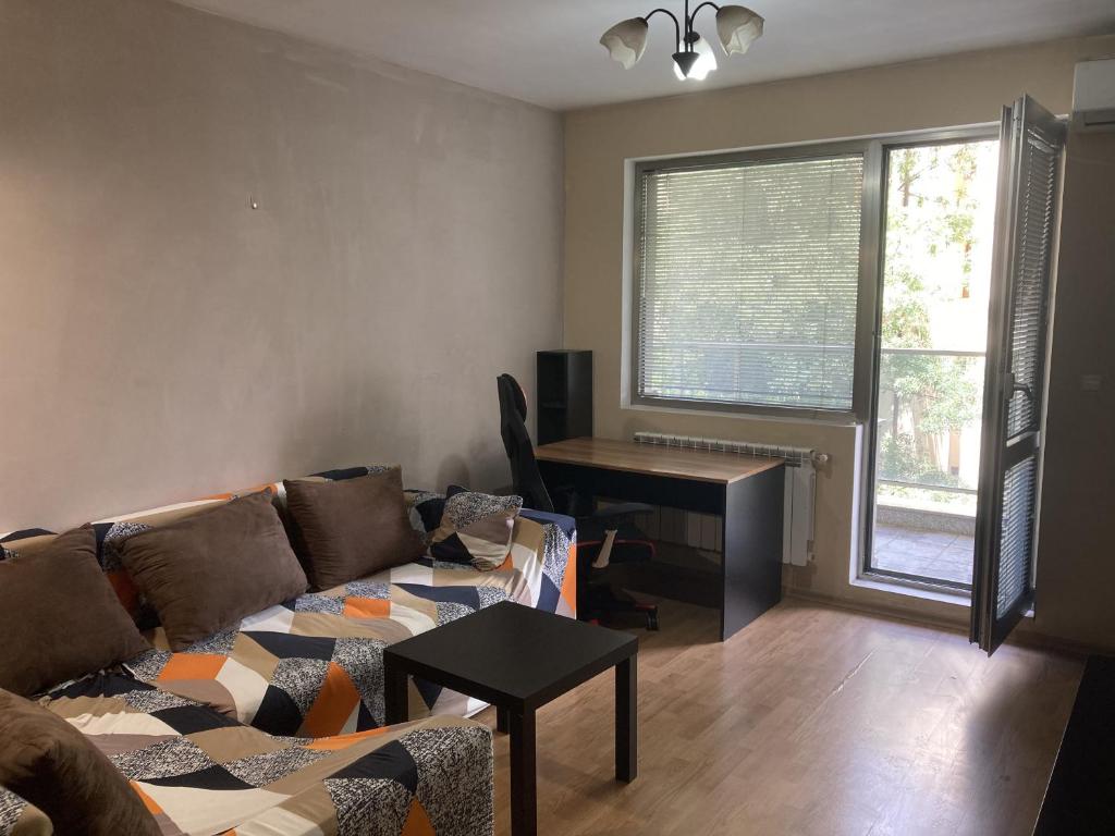 Kyluks 1BR Apartment